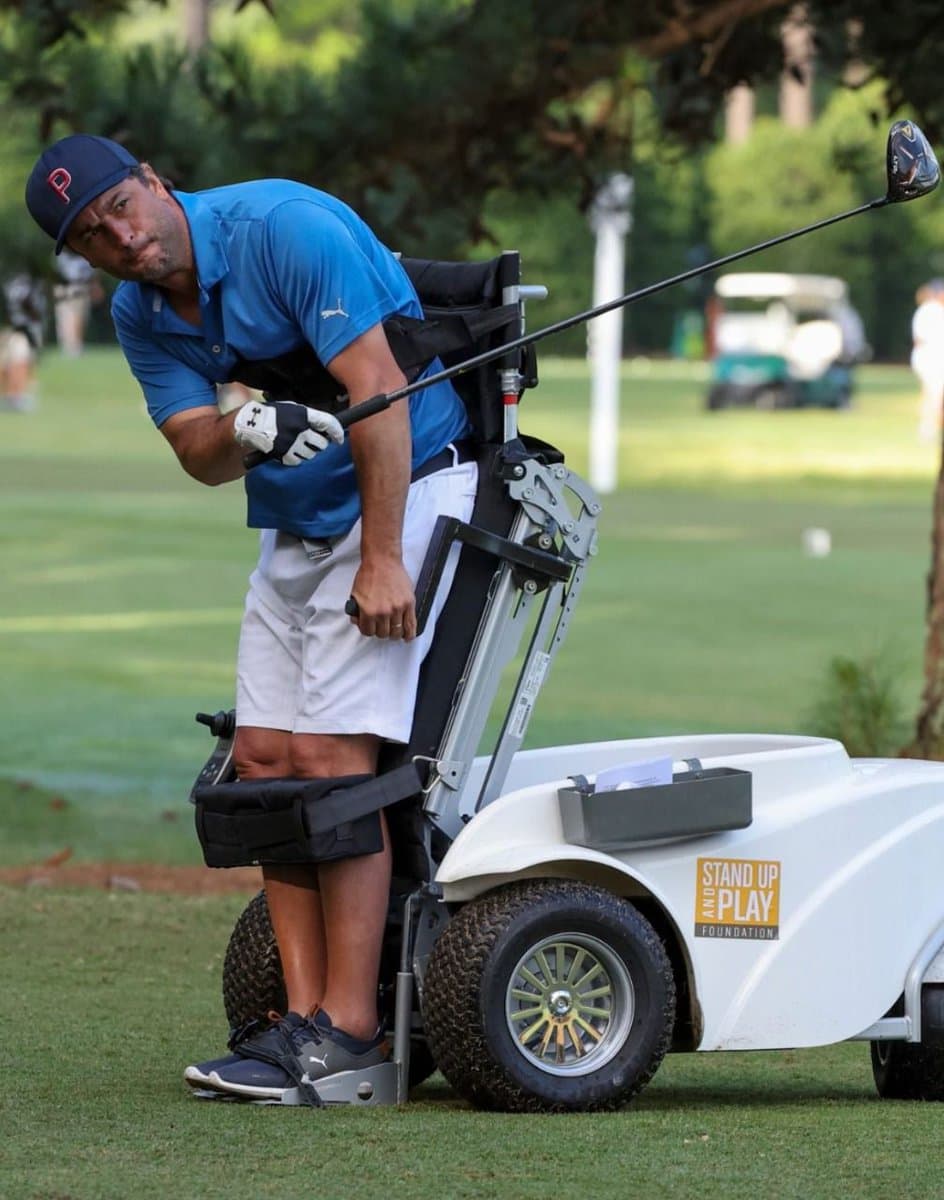 Imagen de archivo de Mariano Tubio con la silla ParaGolfer