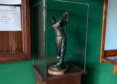 Estatuilla de Roberto De Vicenzo en el Ranelagh Golf CLub