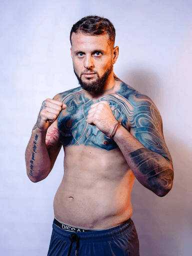 El marplatense Petruzzella va por un lugar en UFC