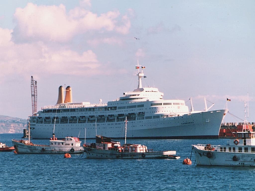 Imagen de archivo el transatlántico británico SS Canberra